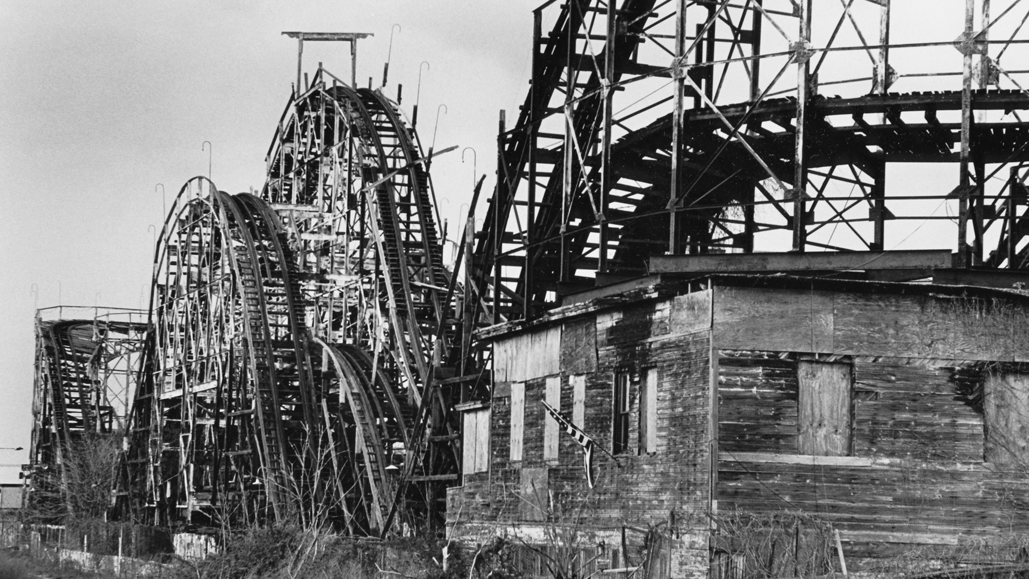 Achterbahn «Thunderbolt» von 1920 auf Coney Island, New York City.