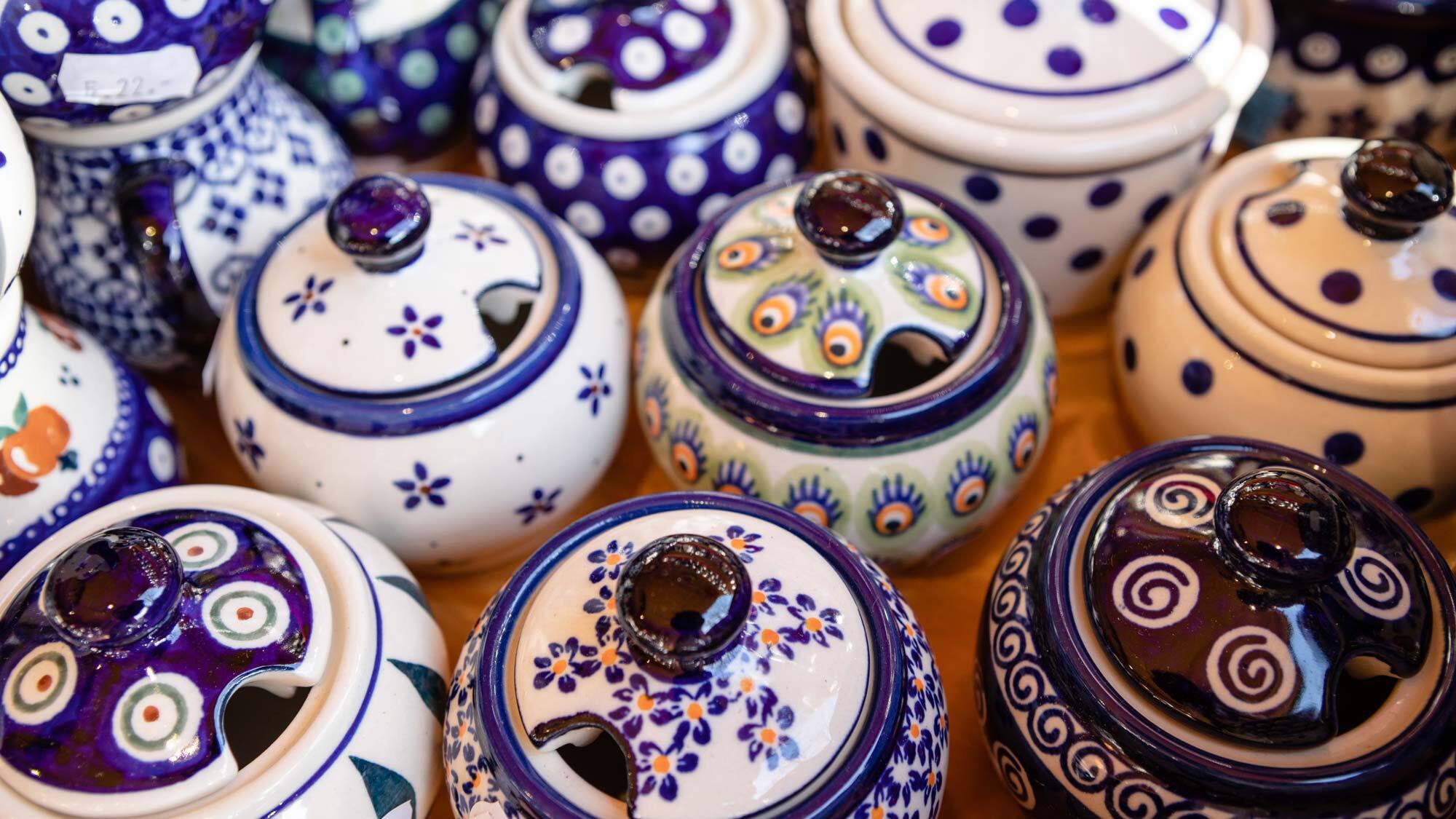 Lass dich von den Keramikmustern des Hääfelimäärts inspirieren.