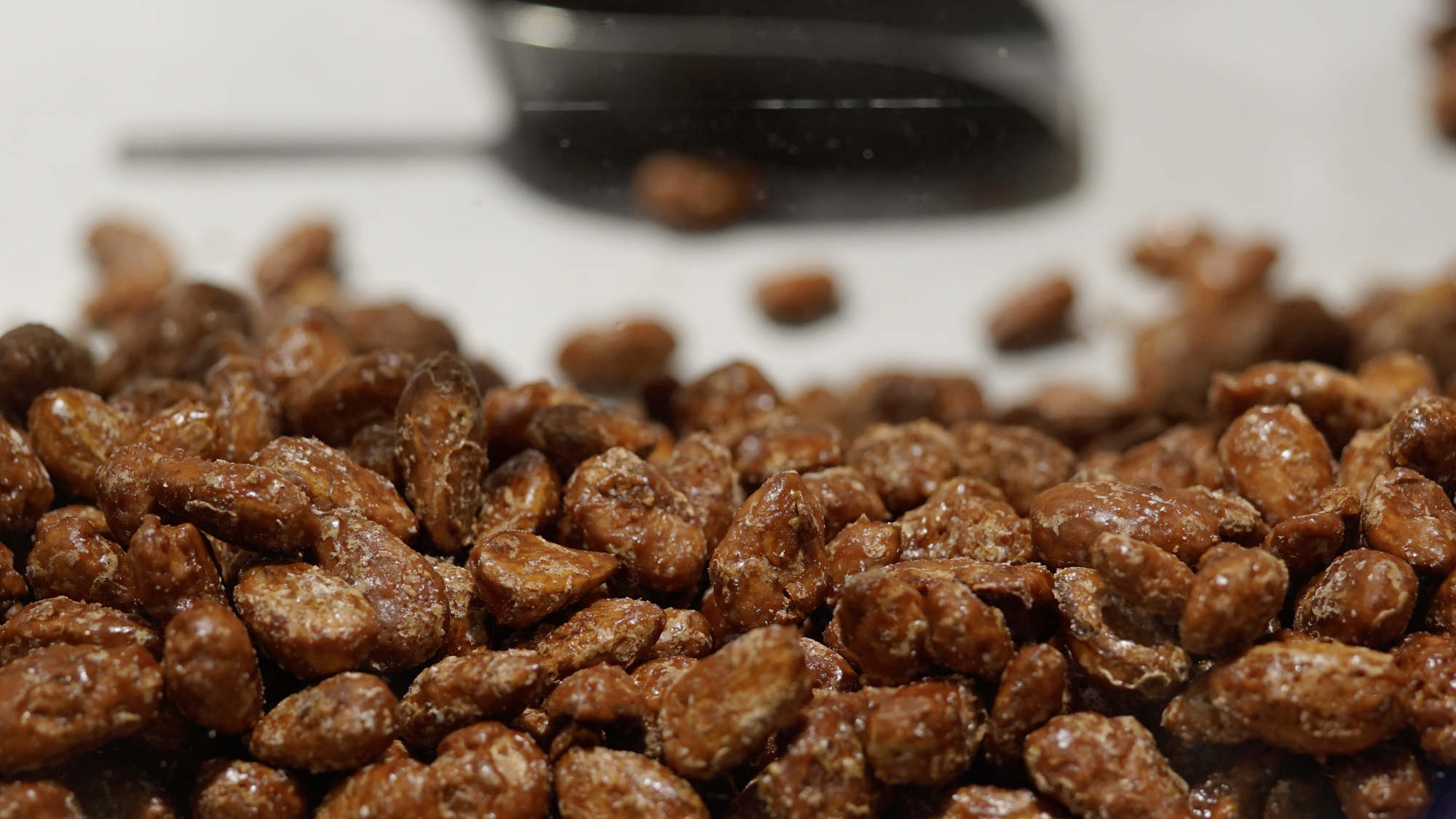 Brennti Mandle riecht man schon von Weitem.