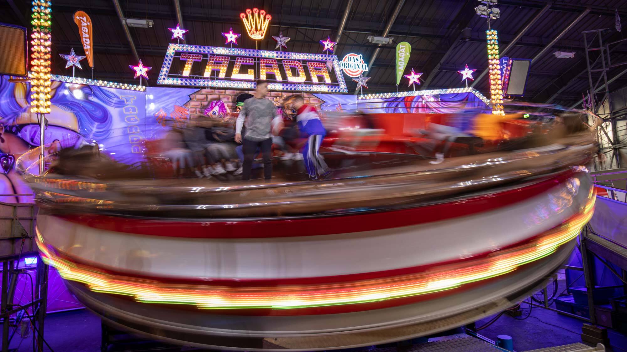 Tagada in Bewegung in der 80s Halle.